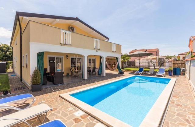 Holiday apartment Buje for 1 - 8 persons with 3 bedrooms - Holiday apartment