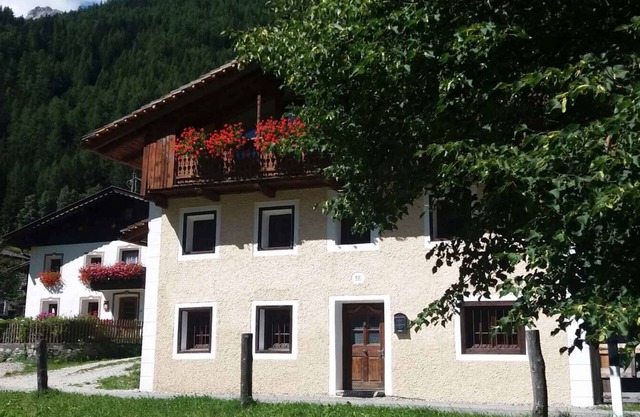 Holiday apartment with garden