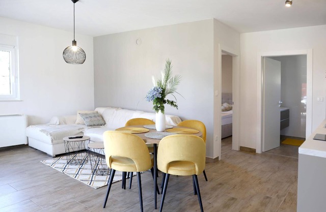 Holiday apartment Kremenici for 1 - 4 persons with 1 bedroom - Holiday apartment