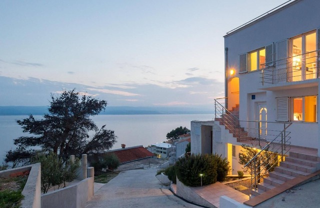 Holiday apartment Mimice for 1 - 5 persons with 2 bedrooms - Holiday apartment