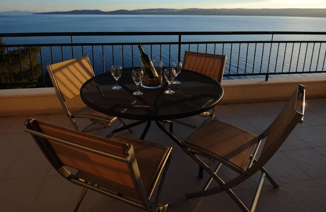 Holiday apartment Mimice for 1 - 5 persons with 2 bedrooms - Row house
