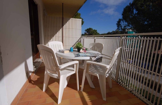 Holiday apartment mit Klimaanlage und Balkon