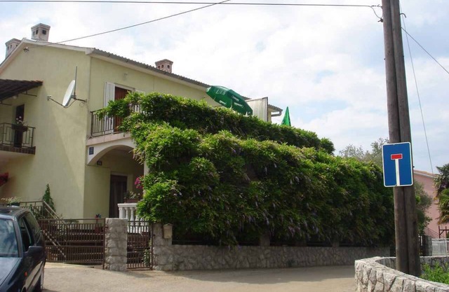 Holiday apartment mit Klimaanlage und Balkon