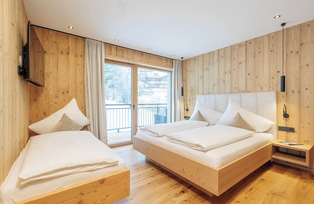 Holiday Apartment 'Mountain Suite No°201' with Mountain View, Balcony and Wi-Fi