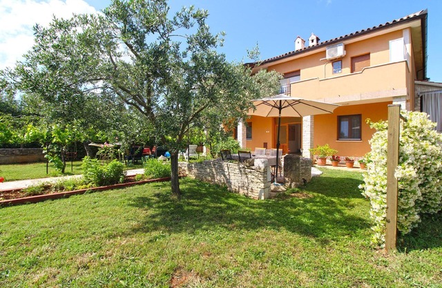 Holiday apartment Muntic for 1 - 6 persons with 3 bedrooms - Holiday apartment