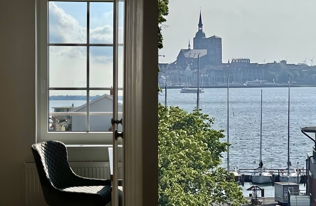 Holiday Apartment 'Panoramablick' with Sea View, Balcony and Wi-Fi