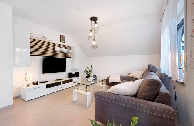 Holiday Apartment Rosengarten with Balcony and Wi-Fi
