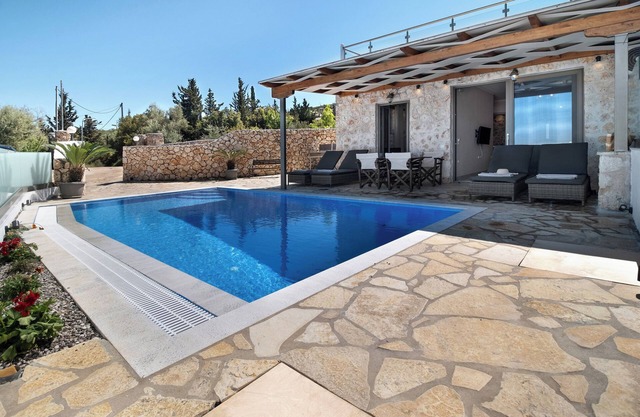 Holiday Apartment "Suite Irida" with Sea View, 2 Terraces & Wi-Fi