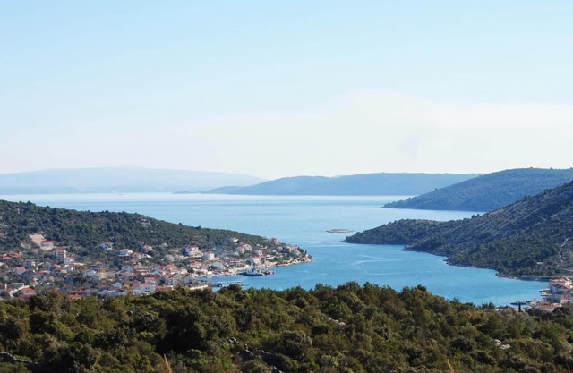 Holiday apartment Vinišće for 1 - 6 persons with 3 bedrooms - Holiday apartment in one or multi-fami