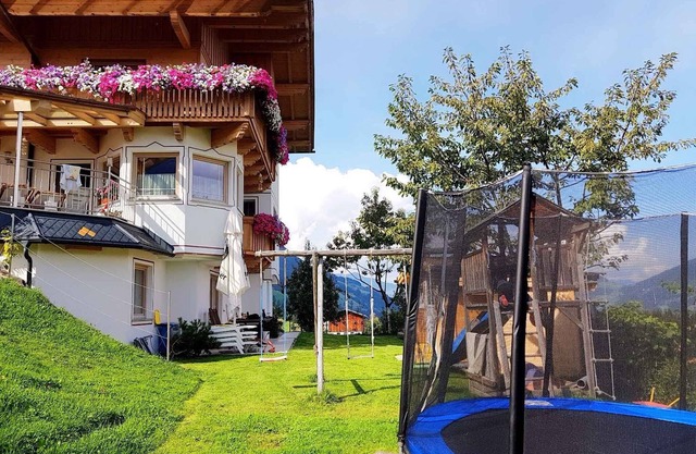 Holiday apartment with mountain view