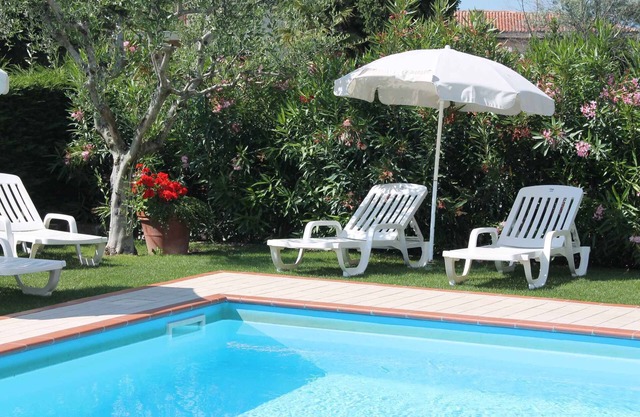 Holiday apartment with an outdoor pool and WiFi