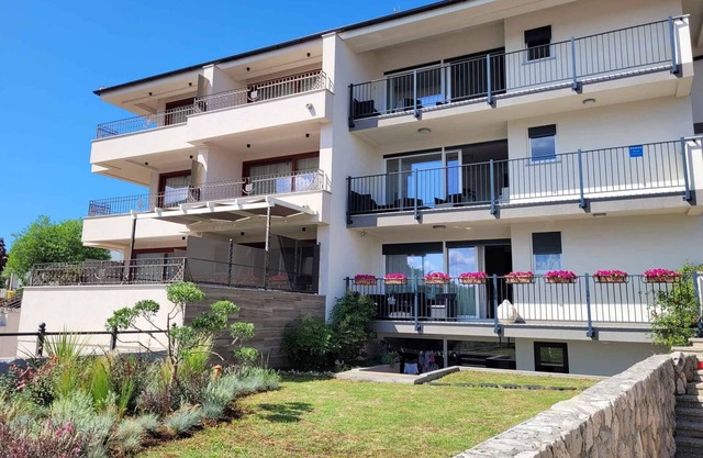 Holiday apartment with balcony and sea view
