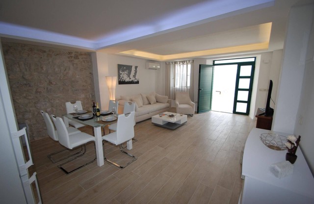Holiday apartment Zaostrog for 1 - 5 persons with 3 bedrooms - Twin house