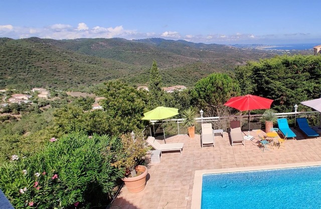 Holiday house Les Adrets de l'Estérel for 1 - 8 persons with 4 bedrooms - Holiday house