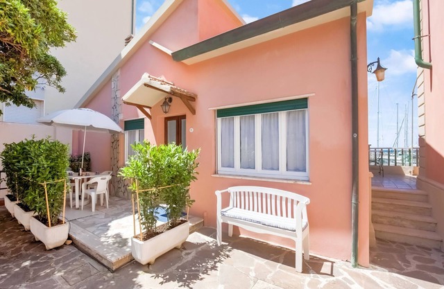 Holiday gome in San Vincenzo near beach