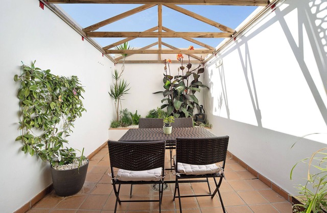 Holiday Home "San Jeronimo" with Private Garden & Wi-Fi