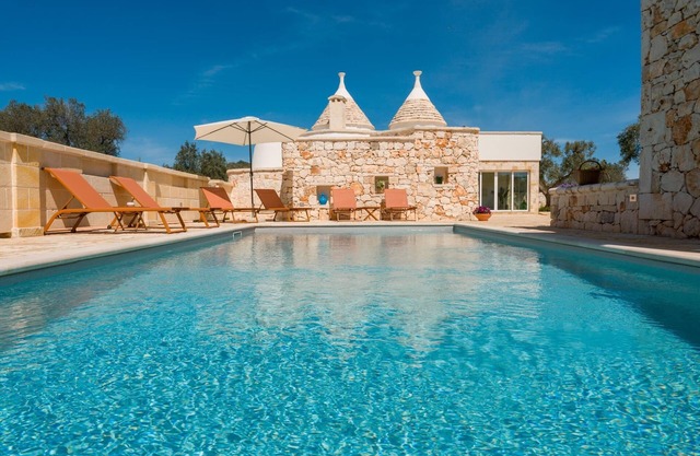 Holiday Home 'Trullo Amami Con Piscina Privata' with Private Pool, Wi-Fi and Air Conditioning