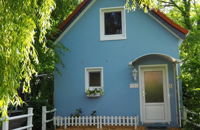 Holiday Home "Lübs" with Private Garden & Wi-Fi