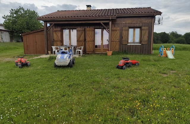 Holiday Home 'Le Chalet' with Private Garden and Wi-Fi