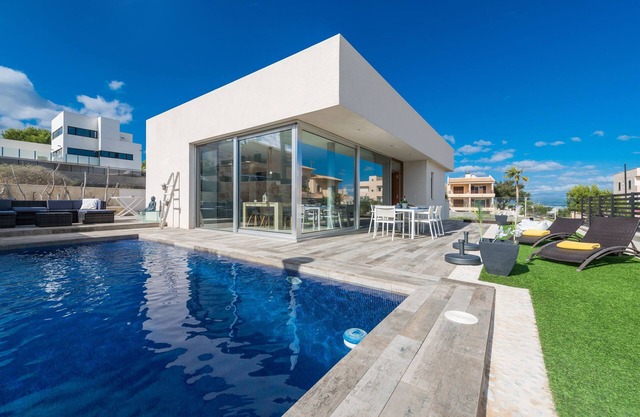 Holiday Home 'Es Mollet' with Sea Views, Private Pool and Wi-Fi