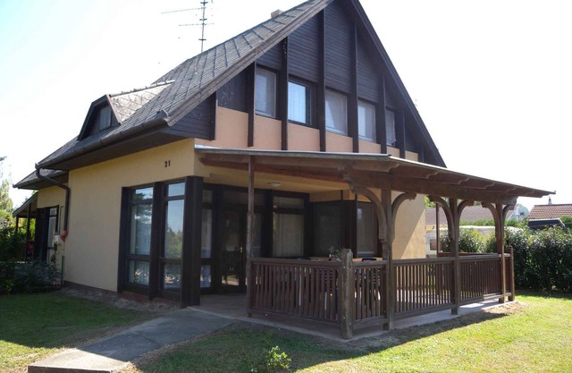 Holiday home 250 m from the beach