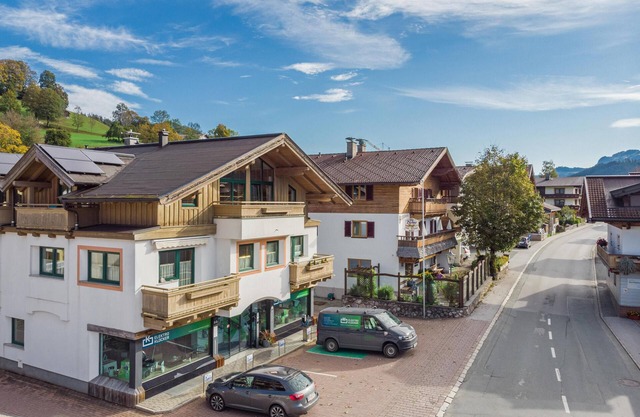 Holiday home 900 m from the ski lift