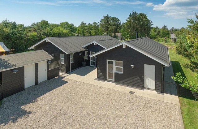 Holiday Home Amarie - 400m from the sea in Western Jutland by Interhome