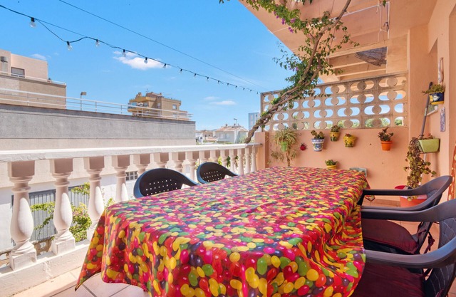Holiday Home 'Avinyo' with Sea View, Wi-Fi and Air Conditioning