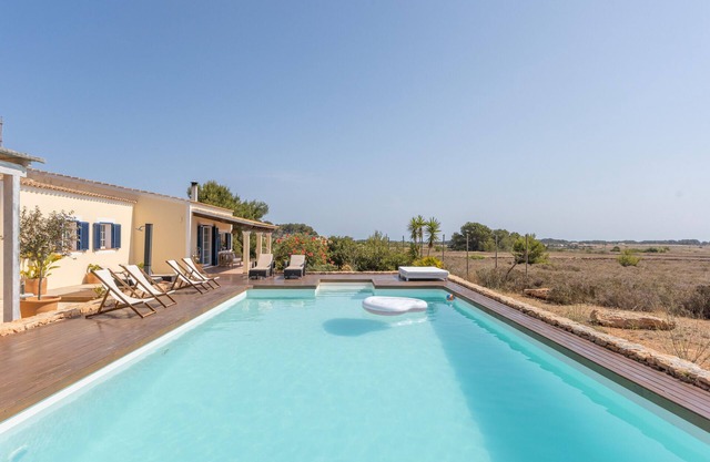 Holiday Home 'Can Juan Pedro' with Sea View, Wi-Fi and Air Conditioning
