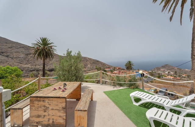 Holiday Home 'Casa Las Niñas' with Sea View, Private Terrace and Wi-Fi