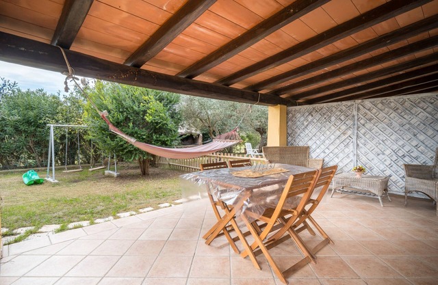 Holiday Home 'Casa Su Barone 2' with Shared Garden, Wi-Fi and Air Conditioning