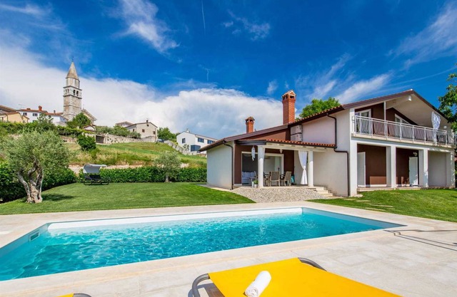Holiday Home Cherry Hill with Pool