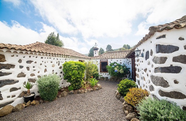 Holiday Home in El Amparo with Sea Views