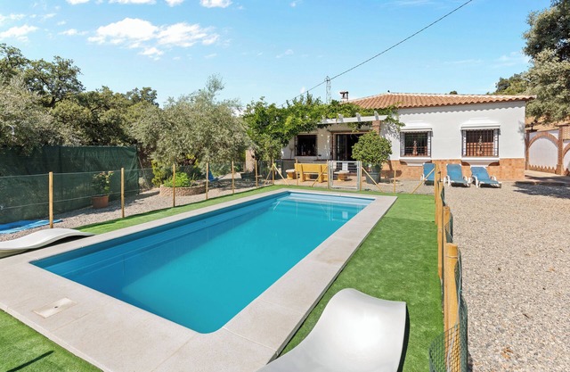 Holiday Home 'Finca Rural Mazuqueto' with Mountain View, Private Pool and Wi-Fi