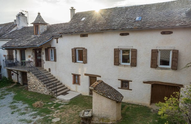 Holiday Home 'Gîte Enzo' with Private Terrace, Private Garden and Balcony