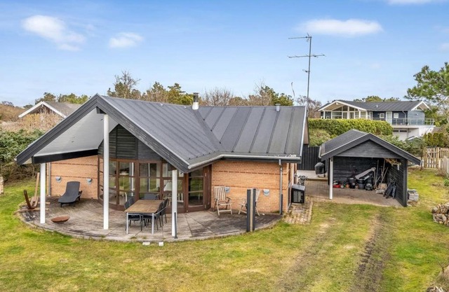 Holiday Home Gitte - from the sea by Interhome