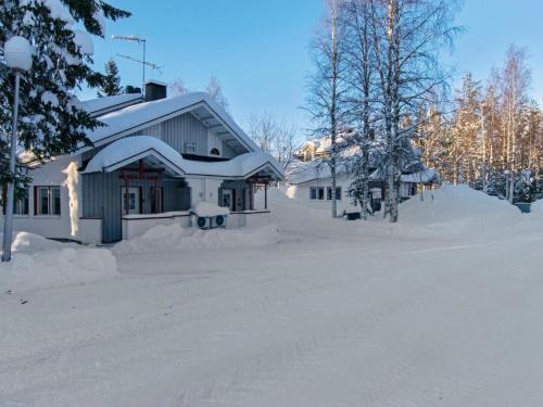 Holiday Home Hallantytär a1 paritalo by Interhome
