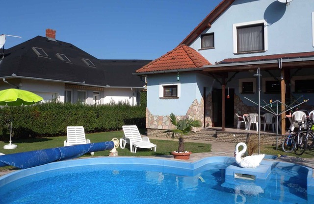 Holiday home with heated pool and the beach
