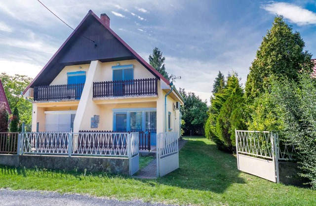 Holiday home in a quiet neighborhood