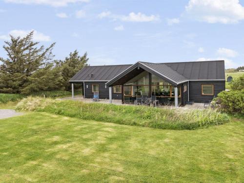 Holiday Home Ilmatar - 650m from the sea by Interhome