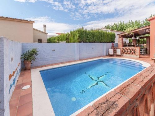 Holiday Girona Swimming 