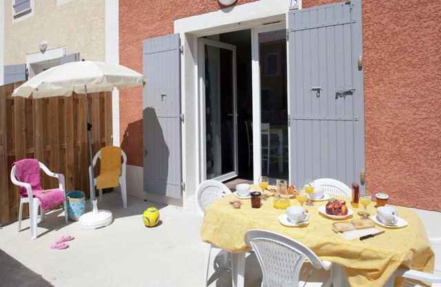 Holiday Home in France with Garden Terrace