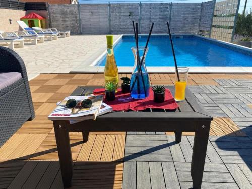 Holiday Home in Lisicic with Pool