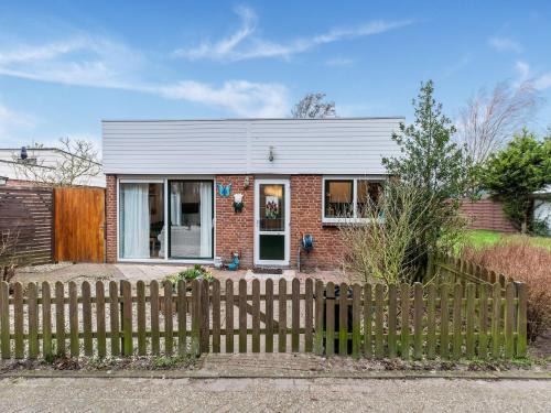 Holiday Home in Noordwijkerhout near Lake