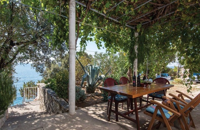 Holiday Home Jadranka - Three Bedroom Holiday Home with Terrace and Sea View