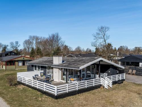 Holiday Home Jaike - from the sea by Interhome