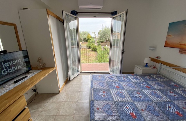 Holiday Home "Kastalia - Blu" with Sea View, Shared Pool & Wi-Fi
