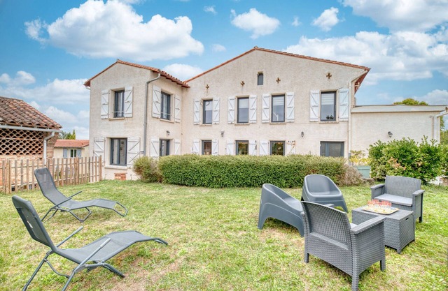 Holiday Home 'Les Echaunes' with Private Terrace, Wi-Fi and Air Conditioning