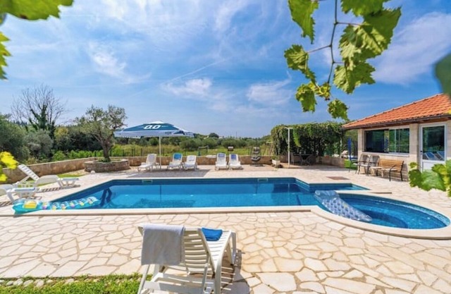 Holiday Home Luce - Six Bedroom Villa with Terrace, Sea View and Swimming pool