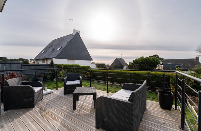 Holiday Home 'Maison Guidel Plage' with Sea View, Private Terrace and Wi-Fi